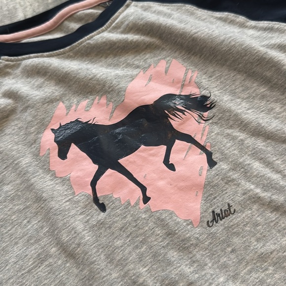 Ariat long sleeved T-shirt. - Picture 5 of 6